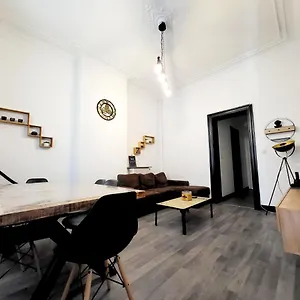 Chambre Pivée En Plein Centre De Séjour chez l'habitant